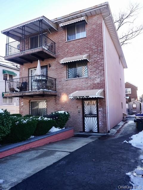 Property for Sale at 4425 Seton Avenue, Bronx, New York - Bedrooms: 10 
Bathrooms: 7  - $1,200,000