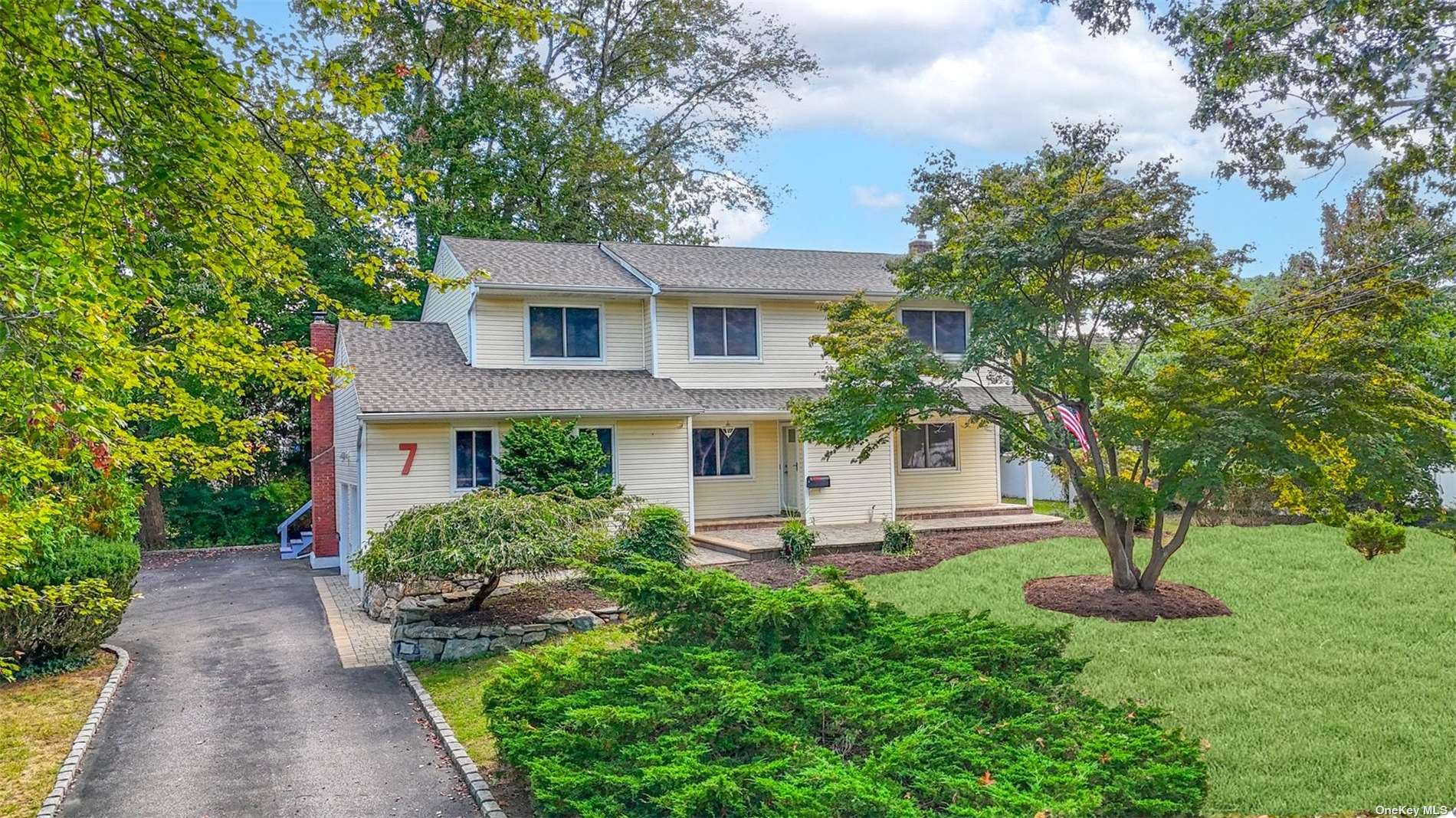 Property for Sale at 7 Platt Avenue, Smithtown, Hamptons, NY - Bedrooms: 5 
Bathrooms: 3  - $779,000