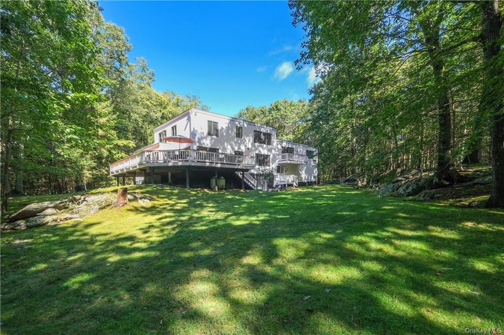 4 Hemlock Hollow Place, Armonk, New York image 25