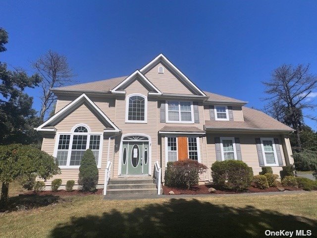 3 Nick Ct, Yaphank, New York image 1