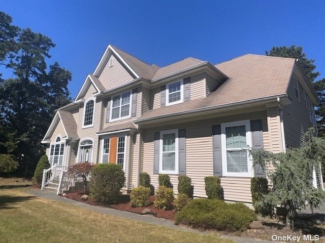 3 Nick Ct, Yaphank, New York image 2