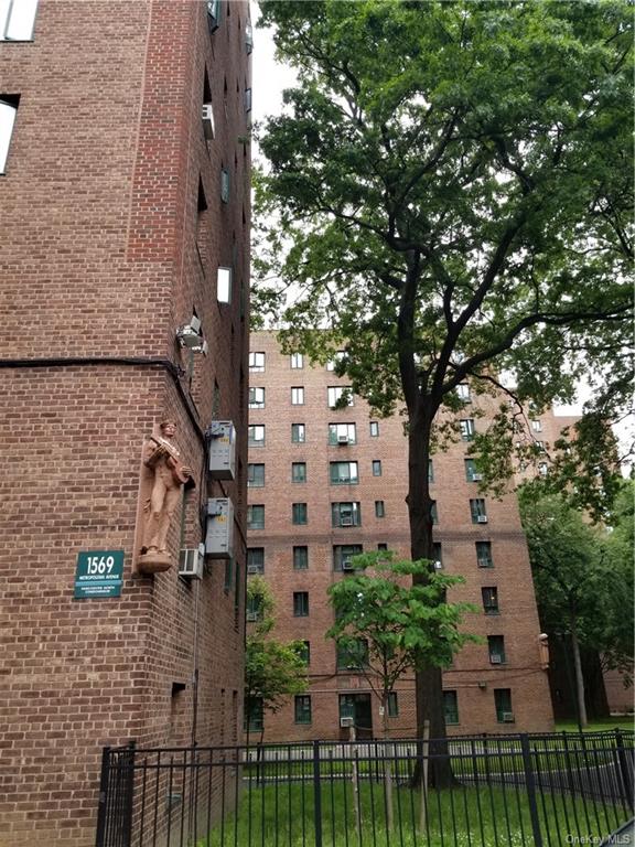 Photo 6 of 7 of 1569 Metropolitan Avenue 4A condo