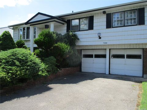 Homes For Sale - 750 University Street<br/> North Woodmere, NY 11581