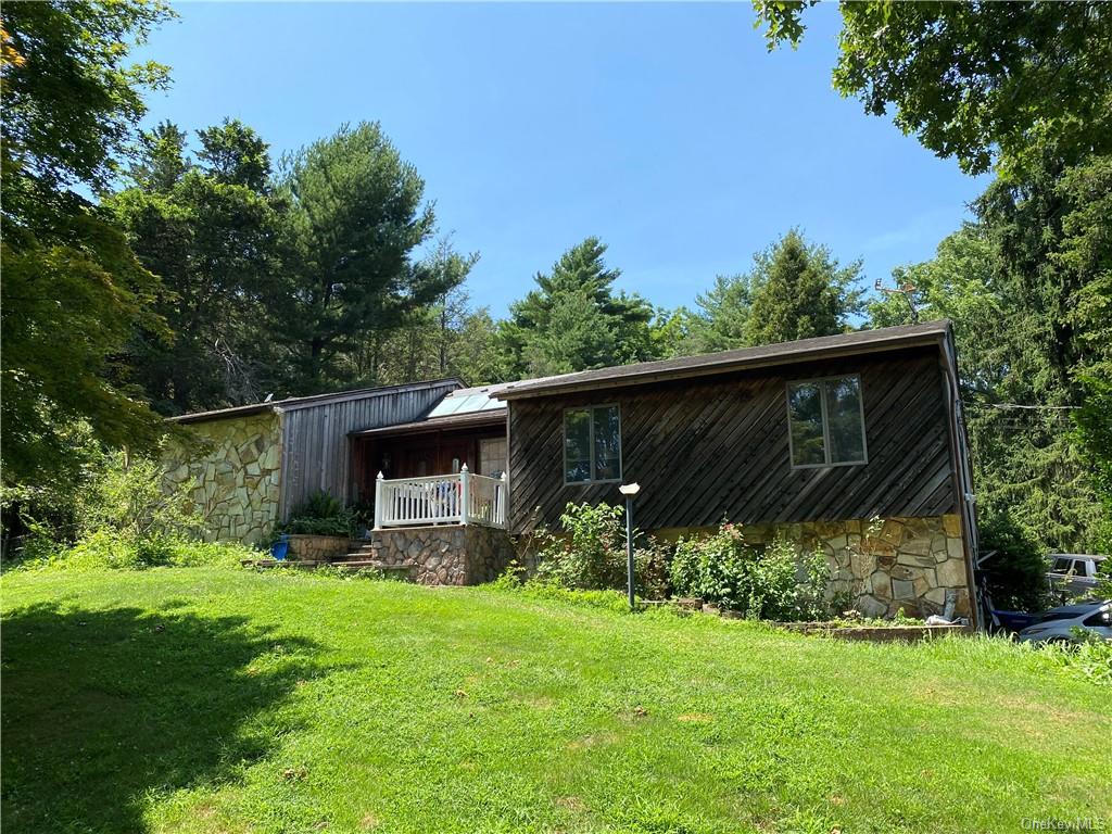 40 Lakeside Drive, Centerport, New York image 2