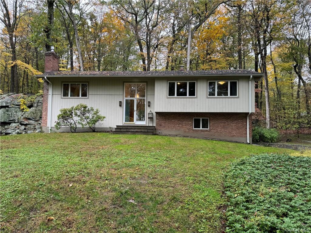 Rental Property at 60 Banksville Road, Armonk, New York - Bedrooms: 5 
Bathrooms: 3 
Rooms: 10  - $8,000 MO.