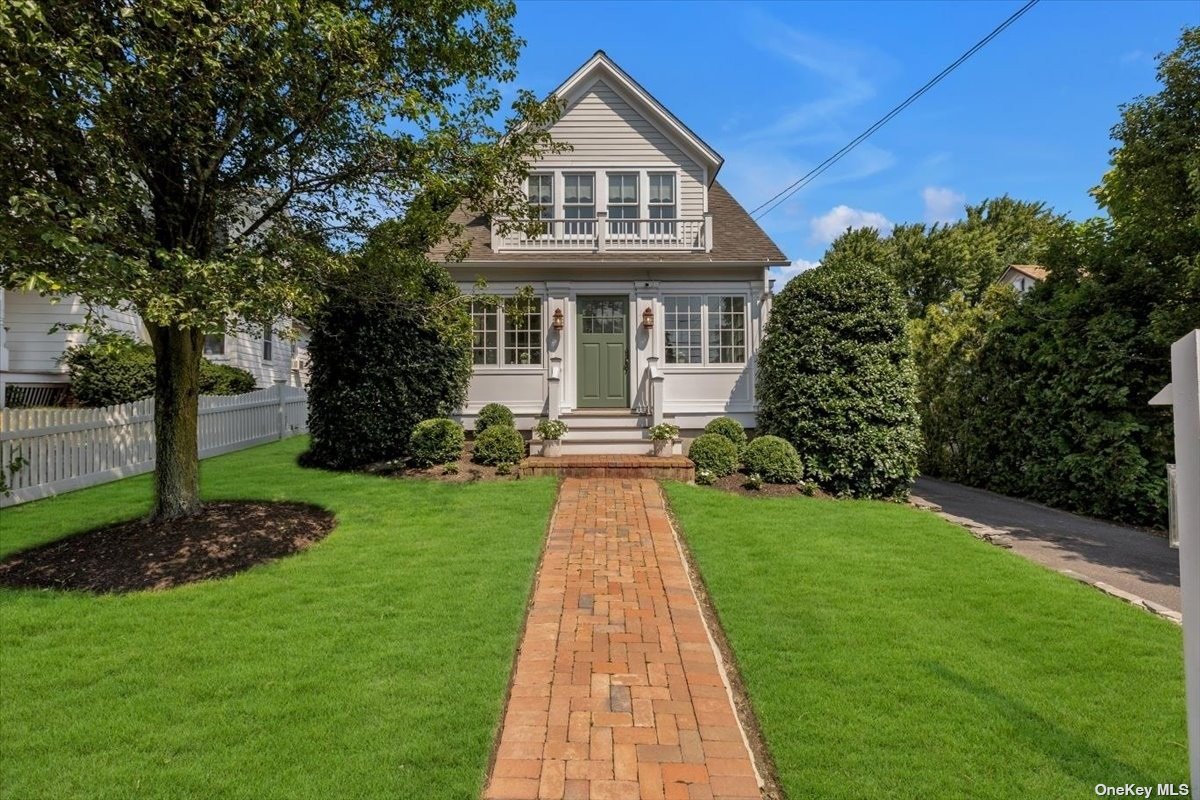 View Aquebogue, NY 11931 house