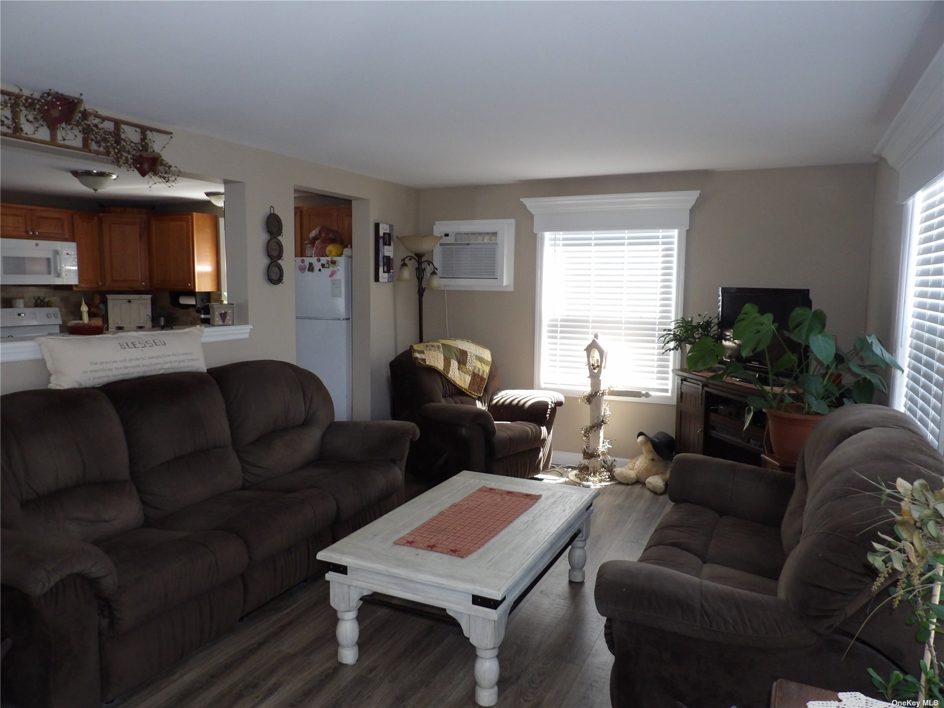 3 Limetree Drive #3, Manorville, New York image 4