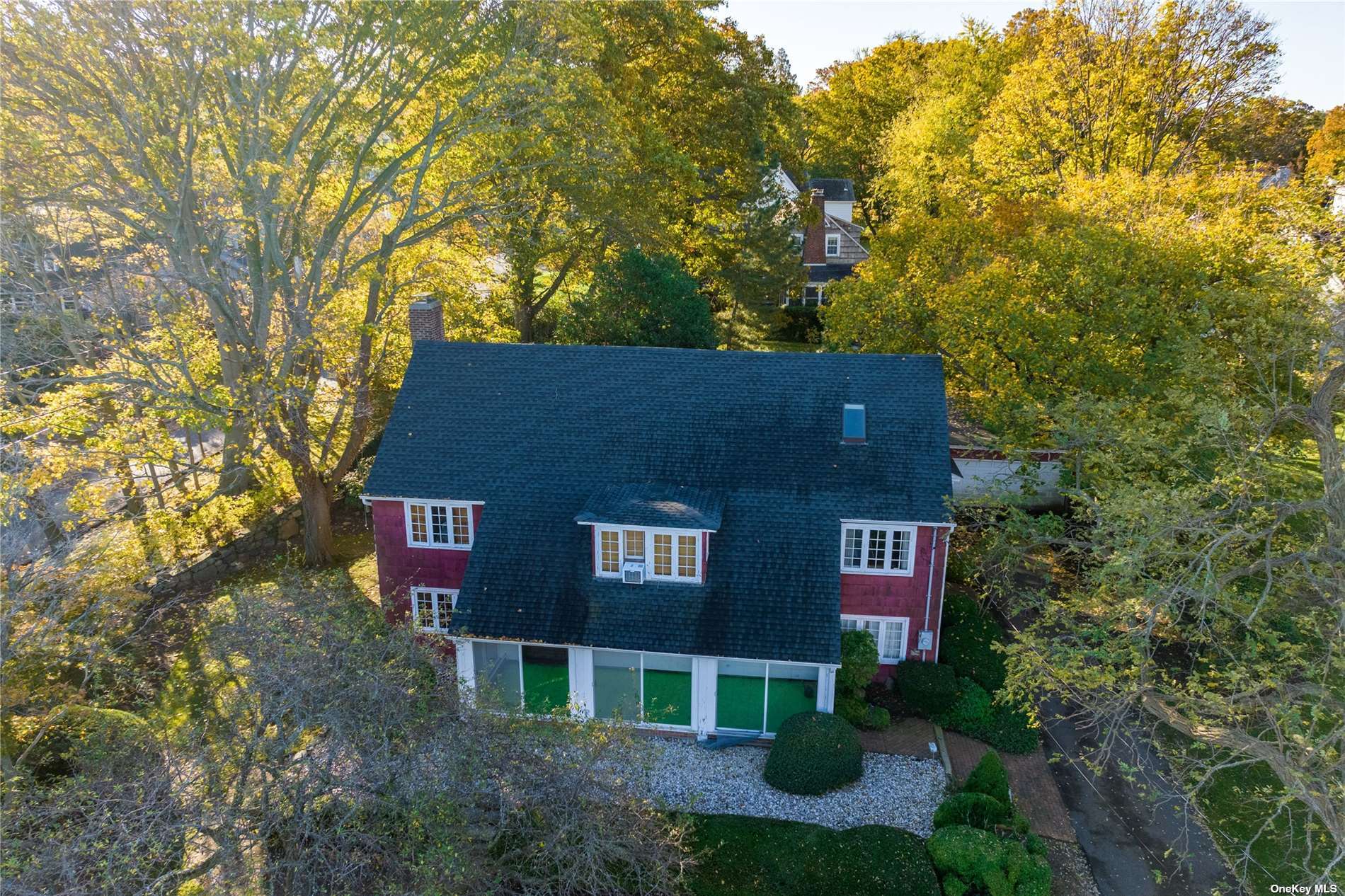 Photo 3 of 28 of 34 Shore Drive house