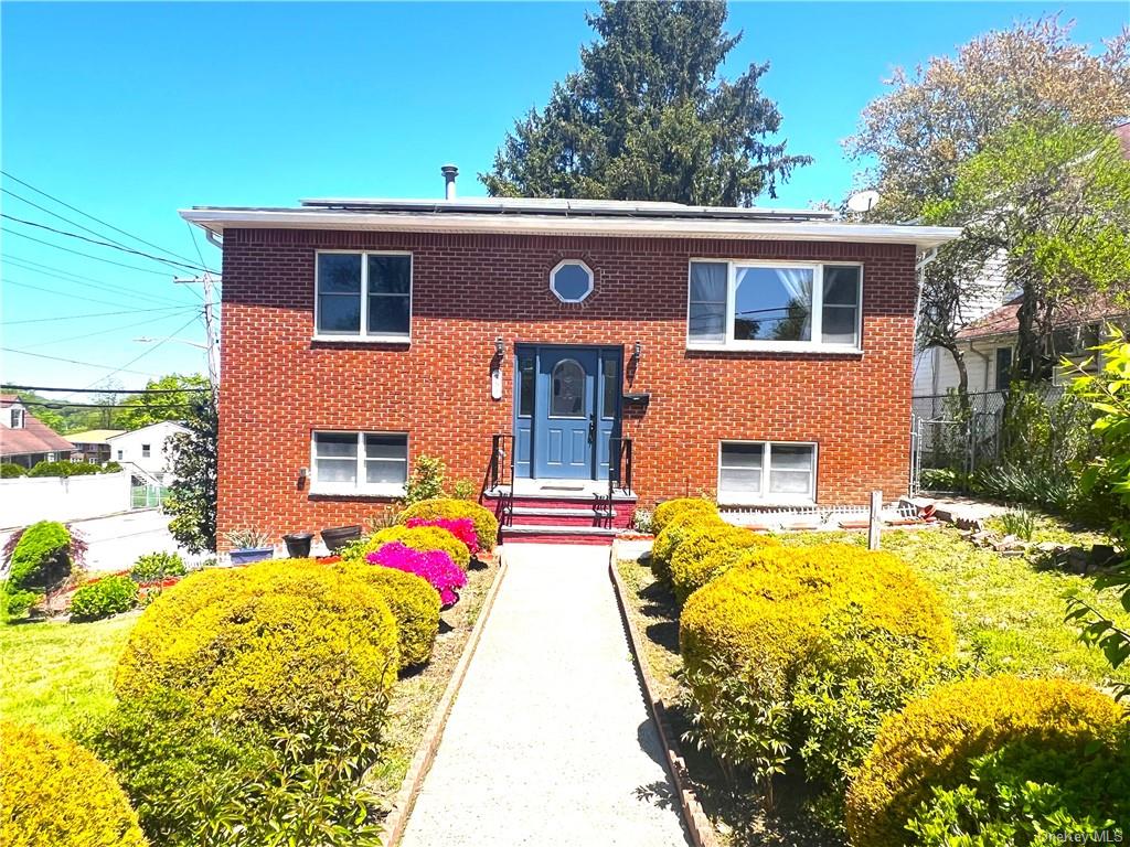 61 Delaware Road, Yonkers, New York - 4 Bedrooms  
3 Bathrooms  
13 Rooms - 