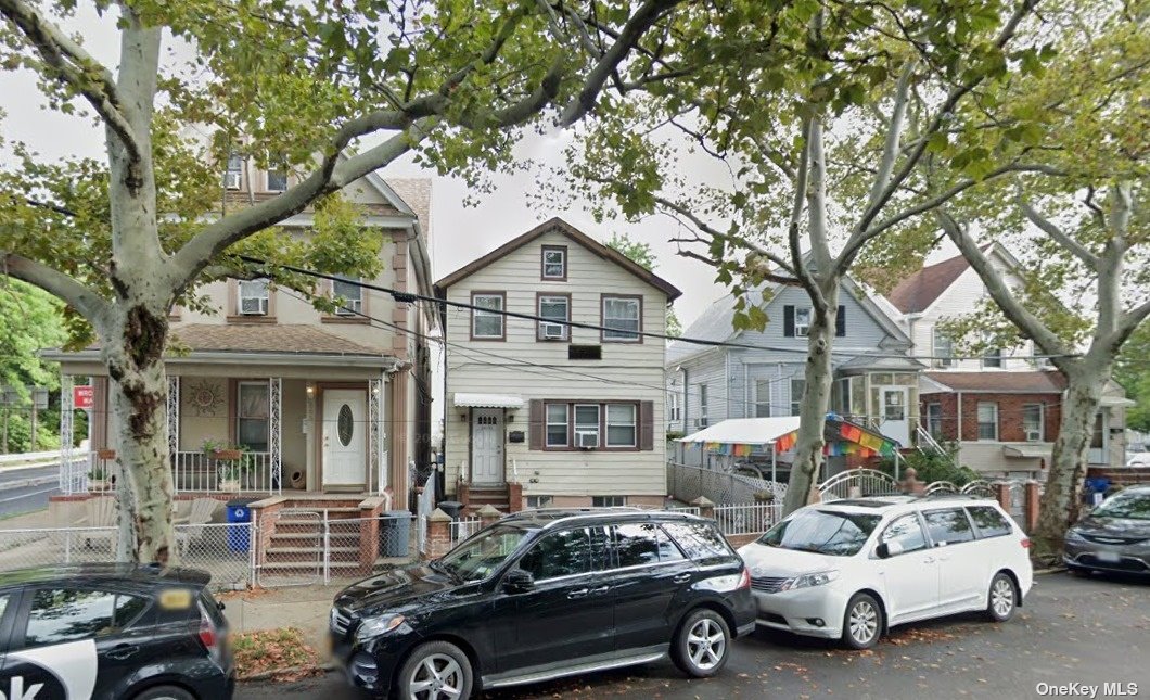 Property for Sale at 6605 Laurel Hill Boulevard, Woodside, Queens, NY - Bedrooms: 4 
Bathrooms: 3 
Rooms: 8  - $1,080,000