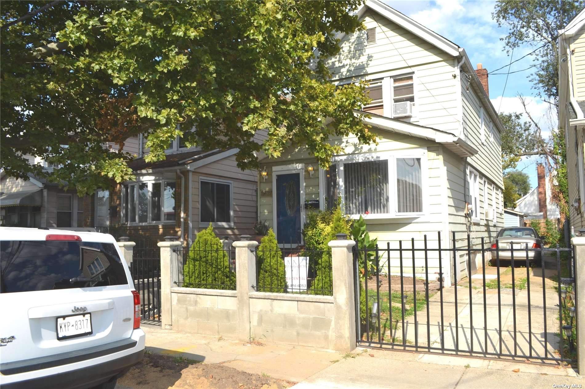 Property for Sale at 11637 193rd Street, Saint Albans, Queens, NY - Bedrooms: 3 
Bathrooms: 2 
Rooms: 8  - $690,000