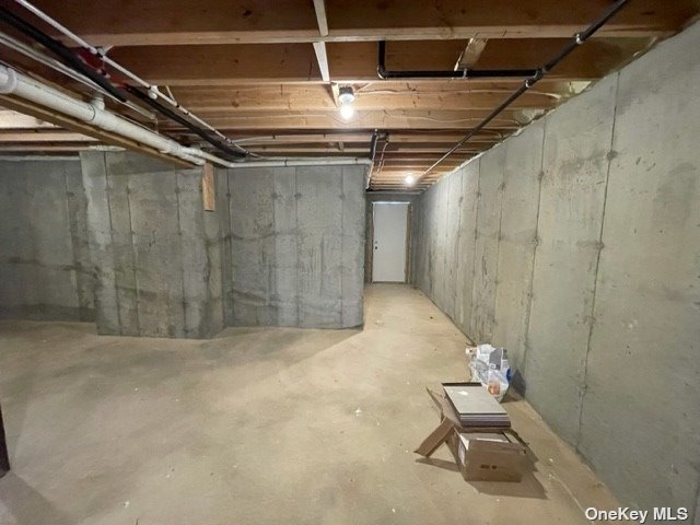 Photo 15 of 17 of NC William Floyd Parkway house