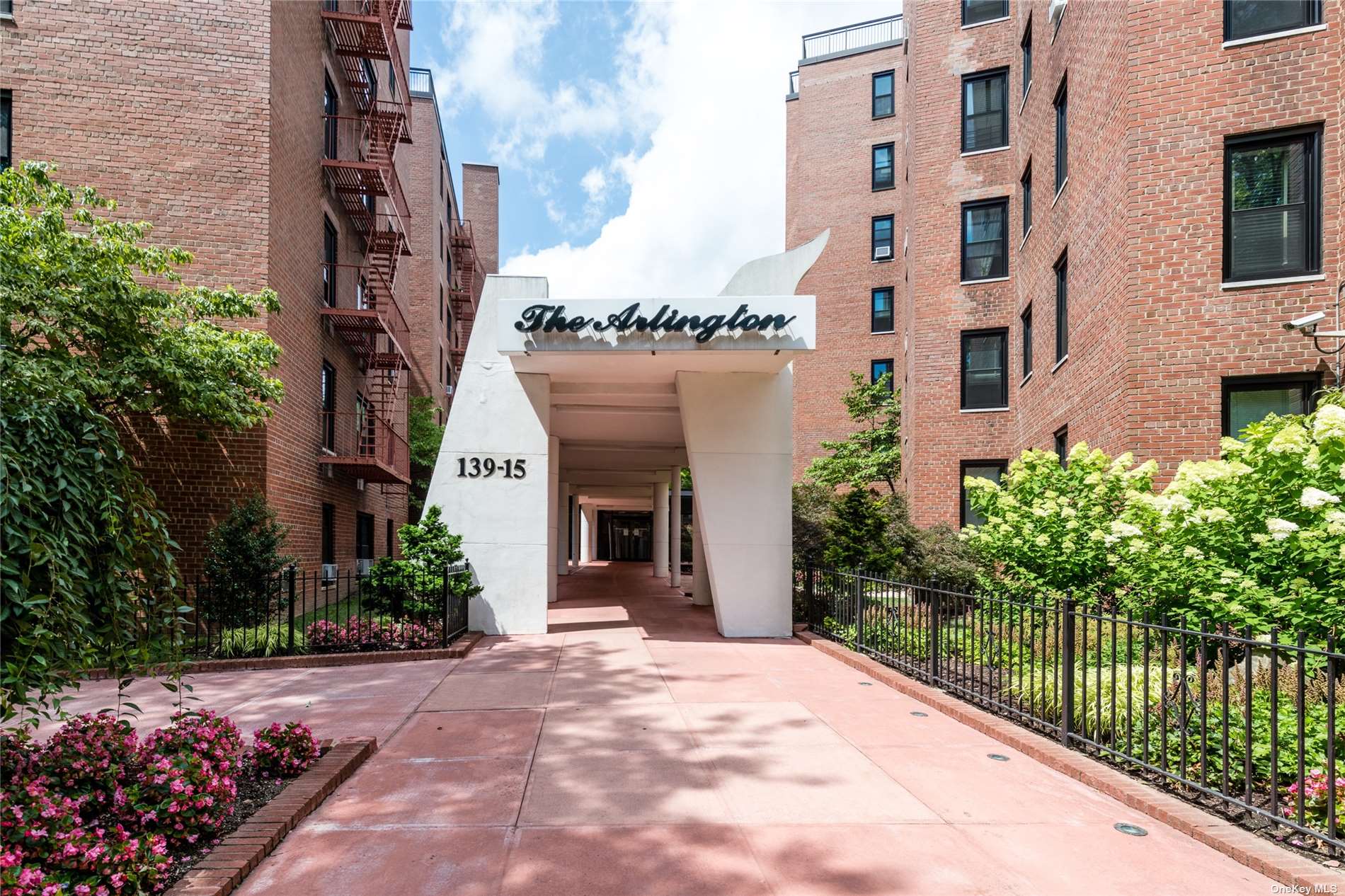 139-15 83 Avenue #406, Briarwood, New York image 2