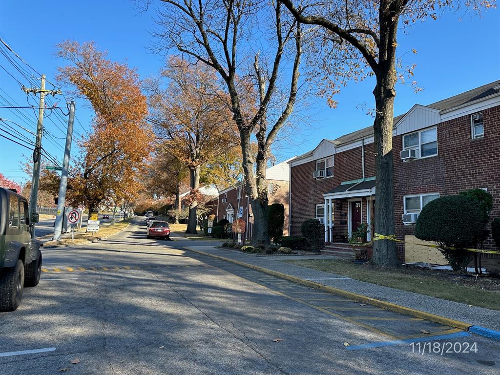 500 Tuckahoe Road 4A, Yonkers, New York - 1 Bedrooms  
1 Bathrooms  
3 Rooms - 