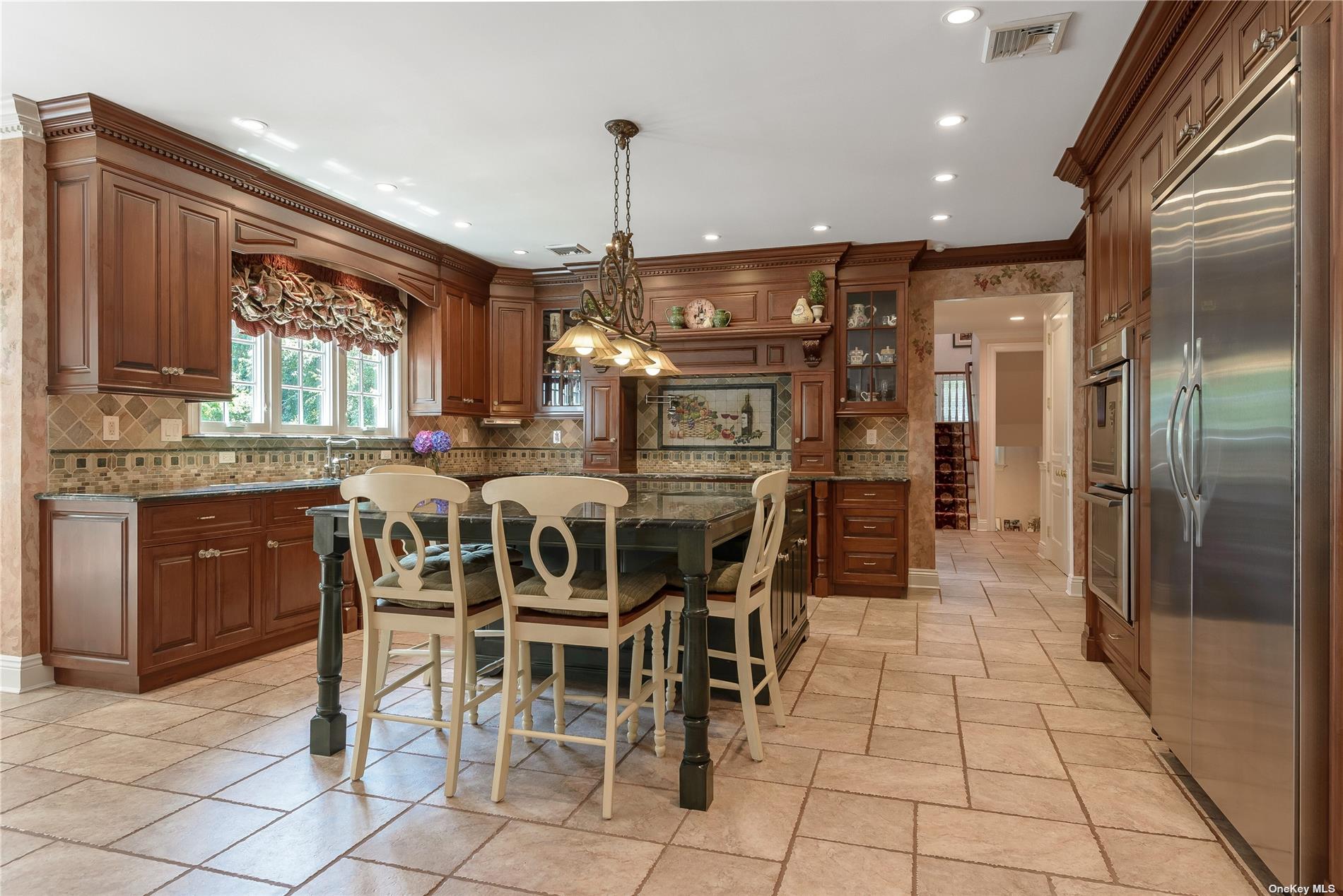 47 Hilltop Drive, Laurel Hollow, New York image 13