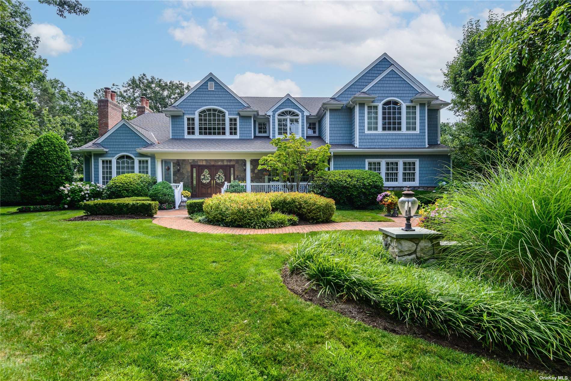 47 Hilltop Drive, Laurel Hollow, New York image 2
