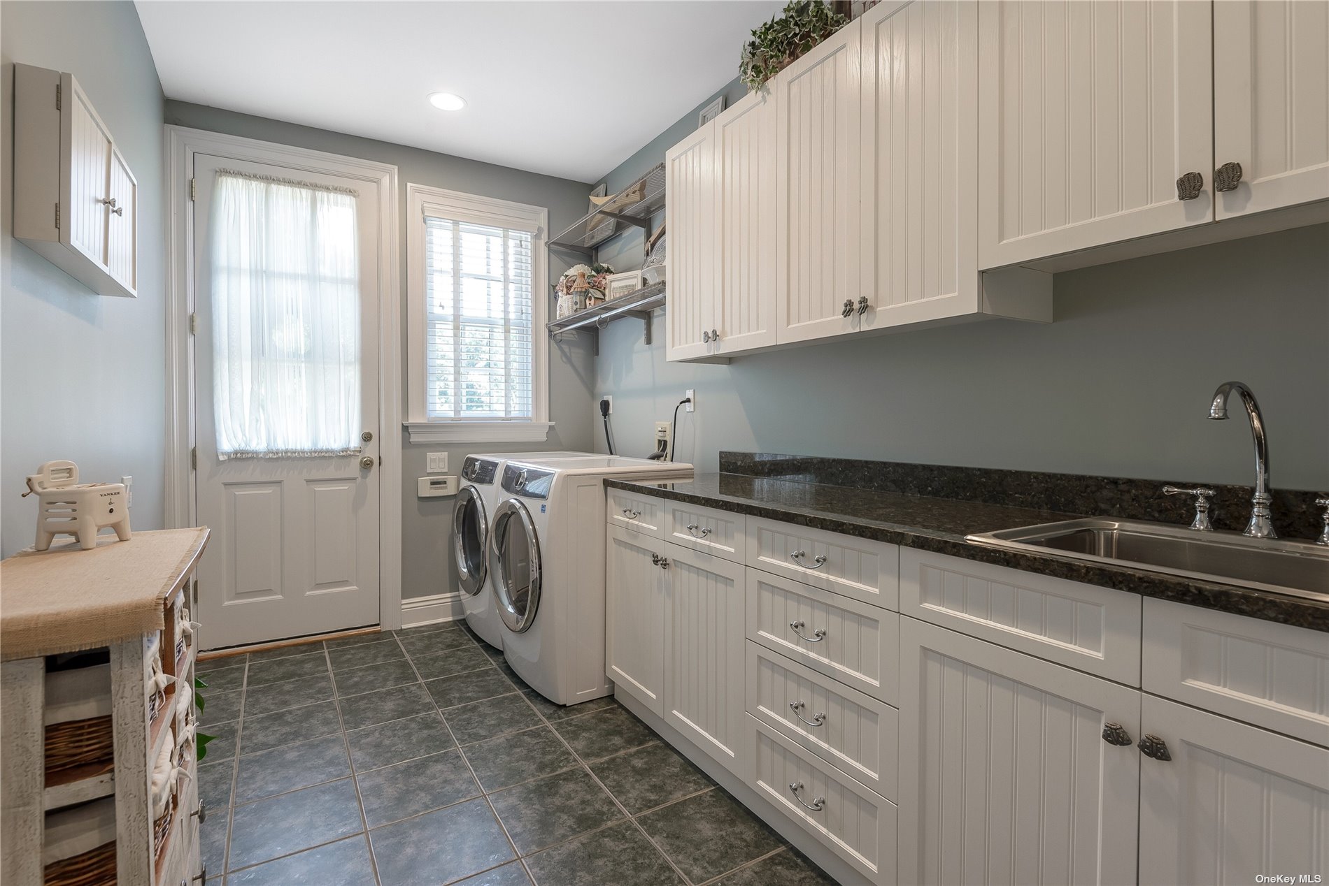 47 Hilltop Drive, Laurel Hollow, New York image 18