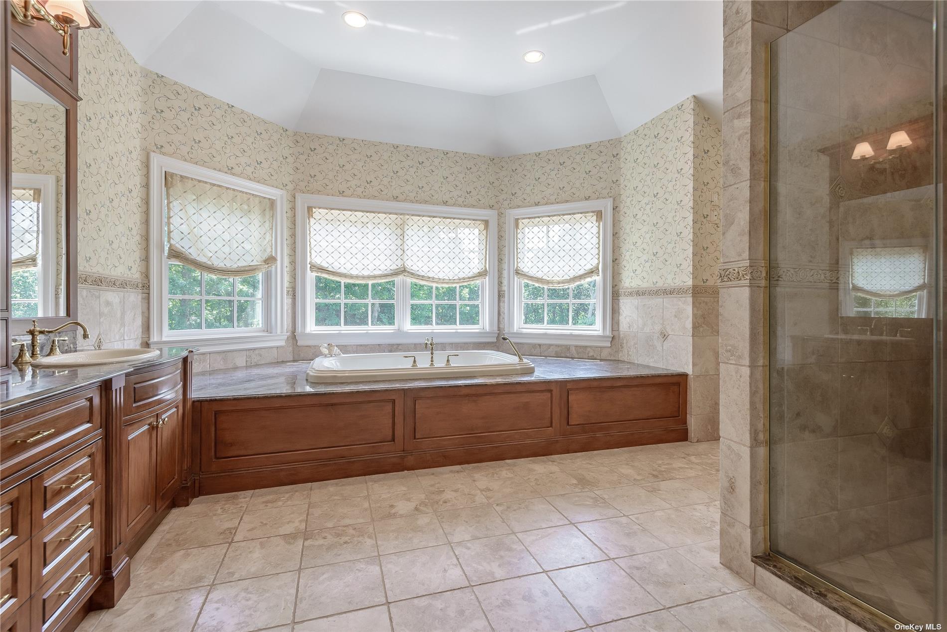 47 Hilltop Drive, Laurel Hollow, New York image 20