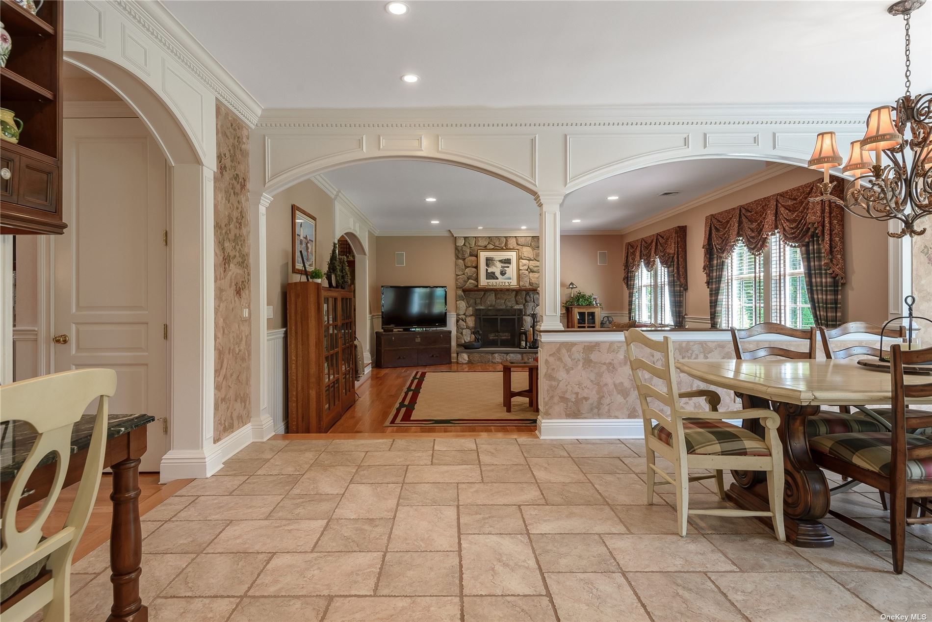 47 Hilltop Drive, Laurel Hollow, New York image 14