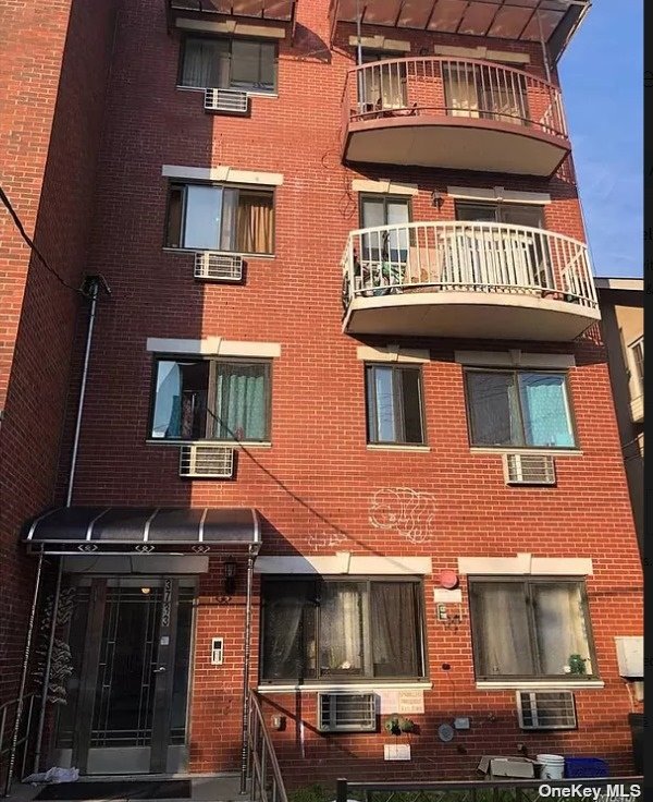 3733 107th Street 2A, Corona, Queens, NY - 1 Bedrooms  
1 Bathrooms  
4 Rooms - 