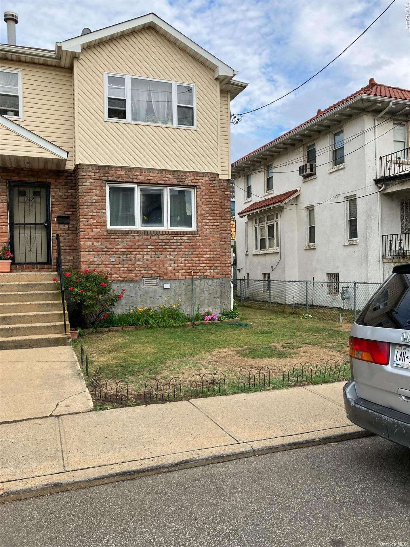 317 Beach 28th Street, Far Rockaway, Queens, NY - 6 Bedrooms  
2 Bathrooms  
12 Rooms - 