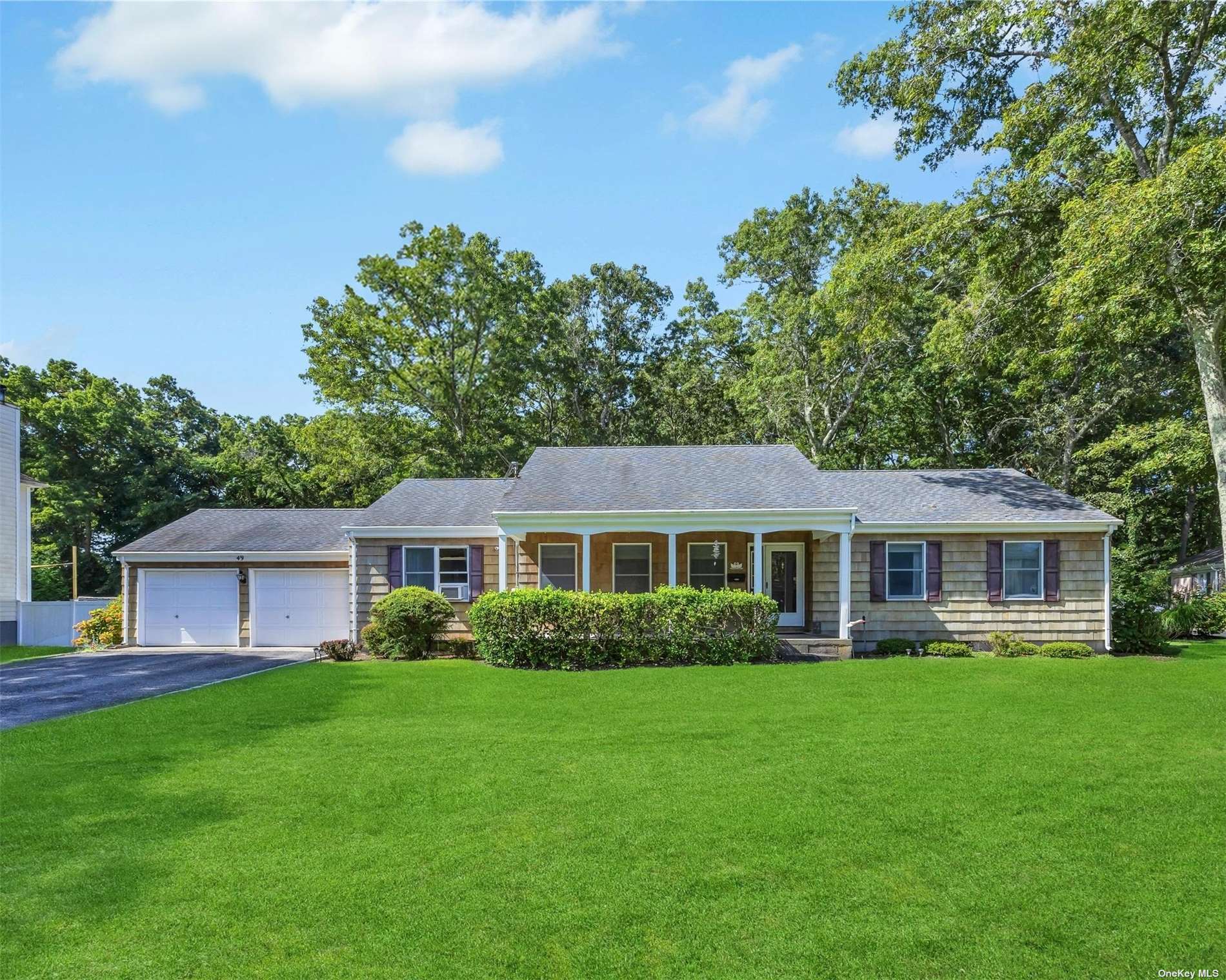 Property for Sale at 49 Daly Court, Riverhead, Hamptons, NY - Bedrooms: 3 
Bathrooms: 3  - $739,999