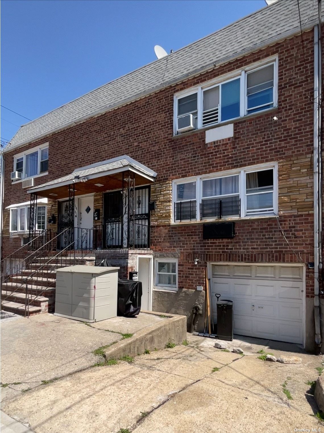 11503 115th Street, South Ozone Park, Queens, NY - 5 Bedrooms  
3 Bathrooms  
14 Rooms - 