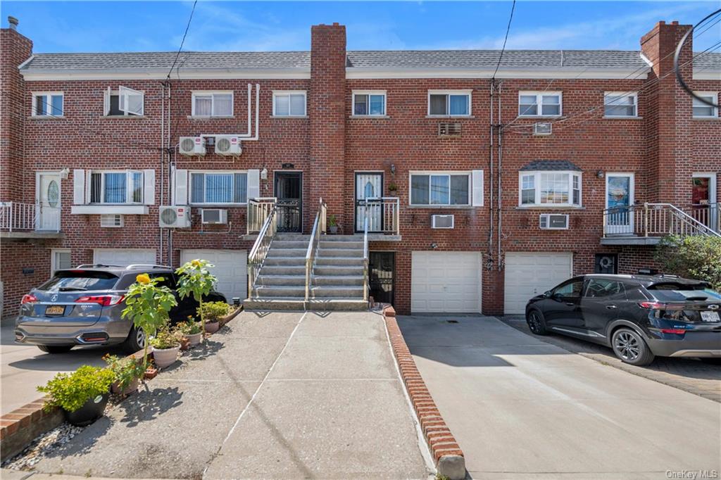 Property for Sale at 909 Vincent Avenue, Bronx, New York - Bedrooms: 3 
Bathrooms: 3 
Rooms: 9  - $719,000