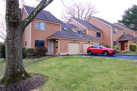 Photo for 212 Treetop Crescent