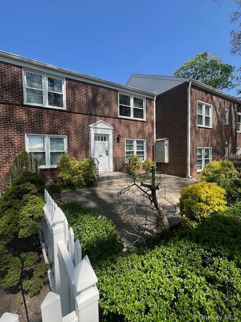 2 Hilltop Acres 2, Yonkers, New York - 1 Bedrooms  
1 Bathrooms  
3 Rooms - 