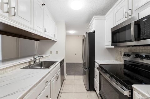 Photo of 25 Rockledge Avenue #401, White Plains, NY 10601 (MLS # H6316409)