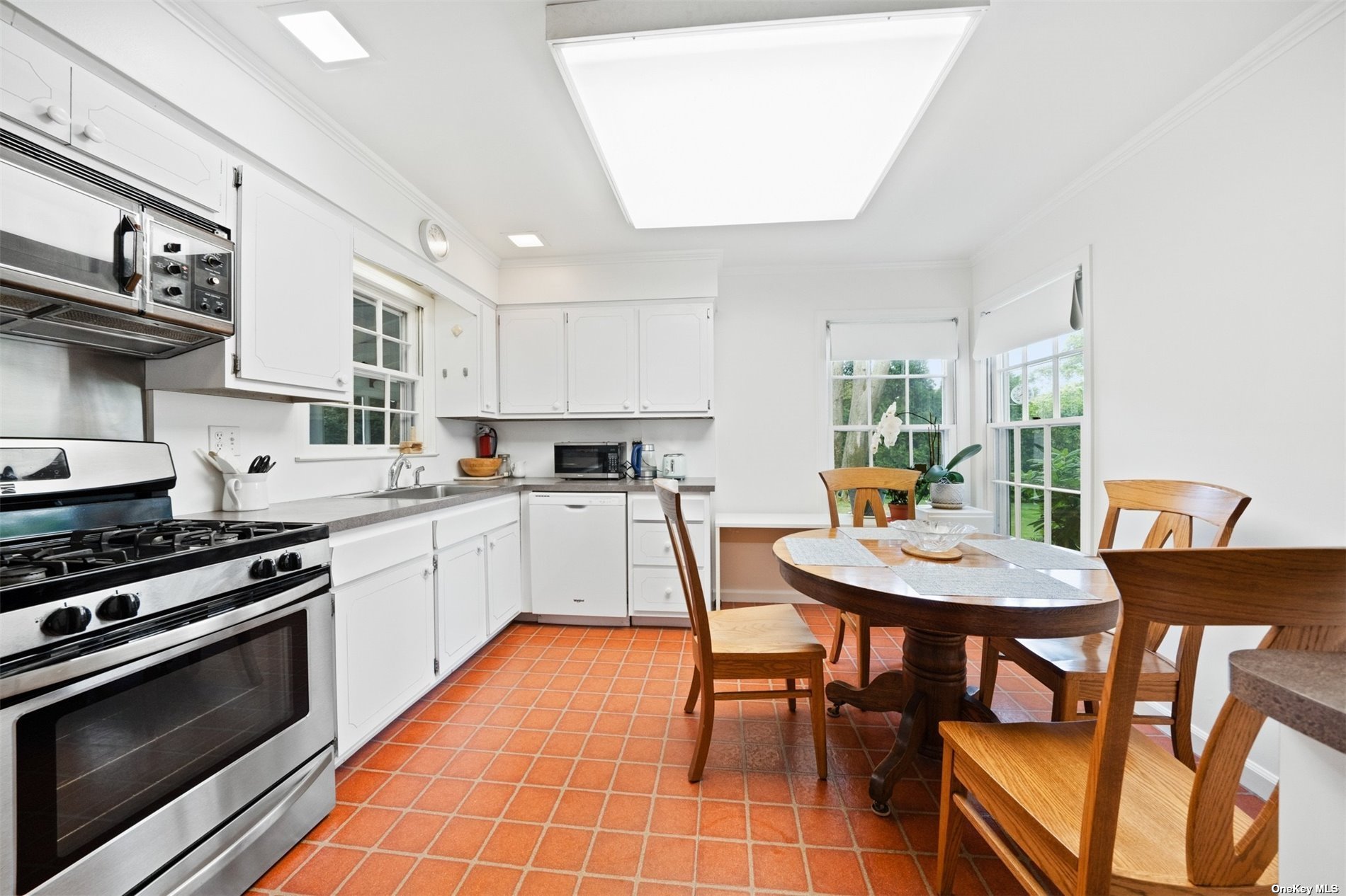 50 Bellport Lane, Bellport Village, New York image 9