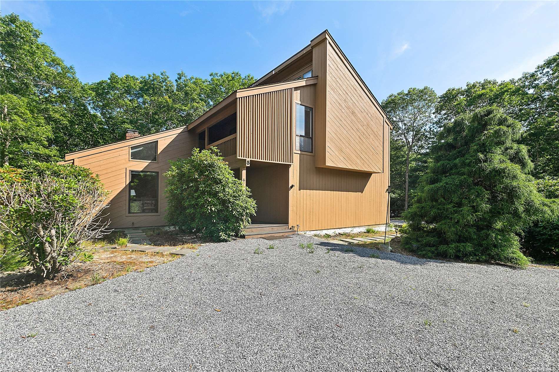 5 Karin Drive, East Hampton, New York image 3