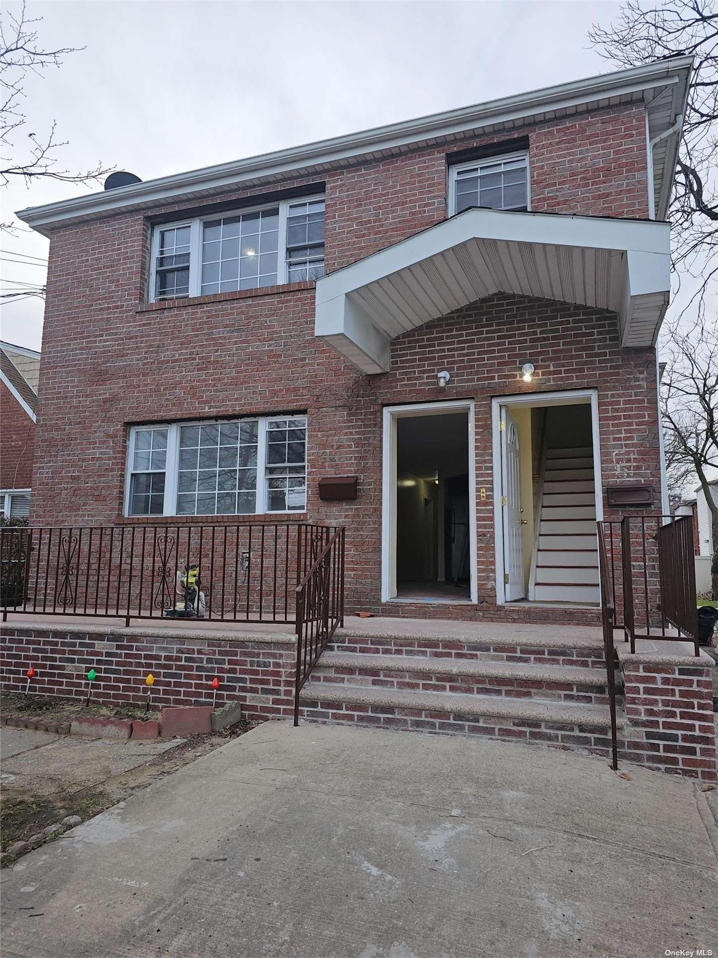 13410 Farmers Boulevard, Jamaica, Queens, NY - 6 Bedrooms  
5 Bathrooms  
12 Rooms - 