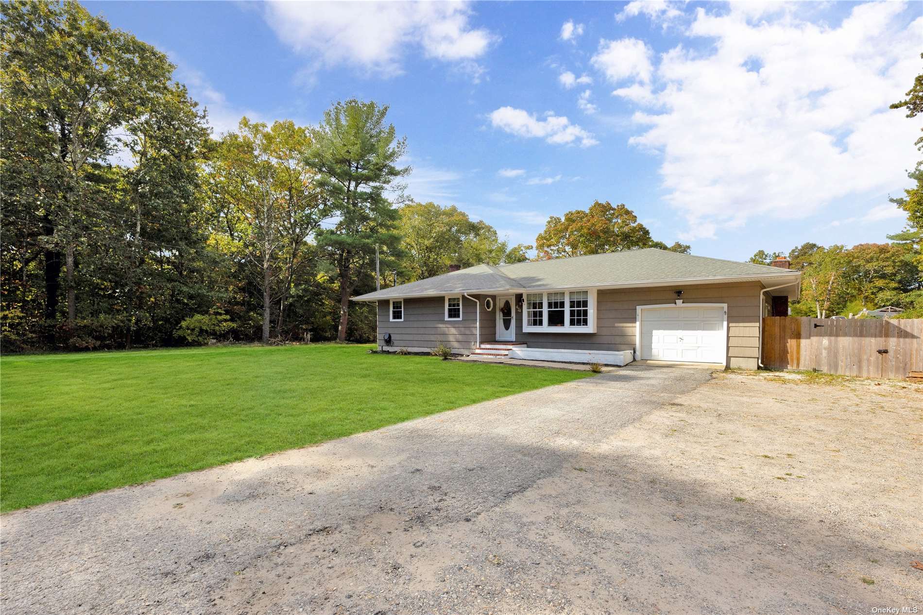 474 Middle Island Road, Yaphank, New York image 19