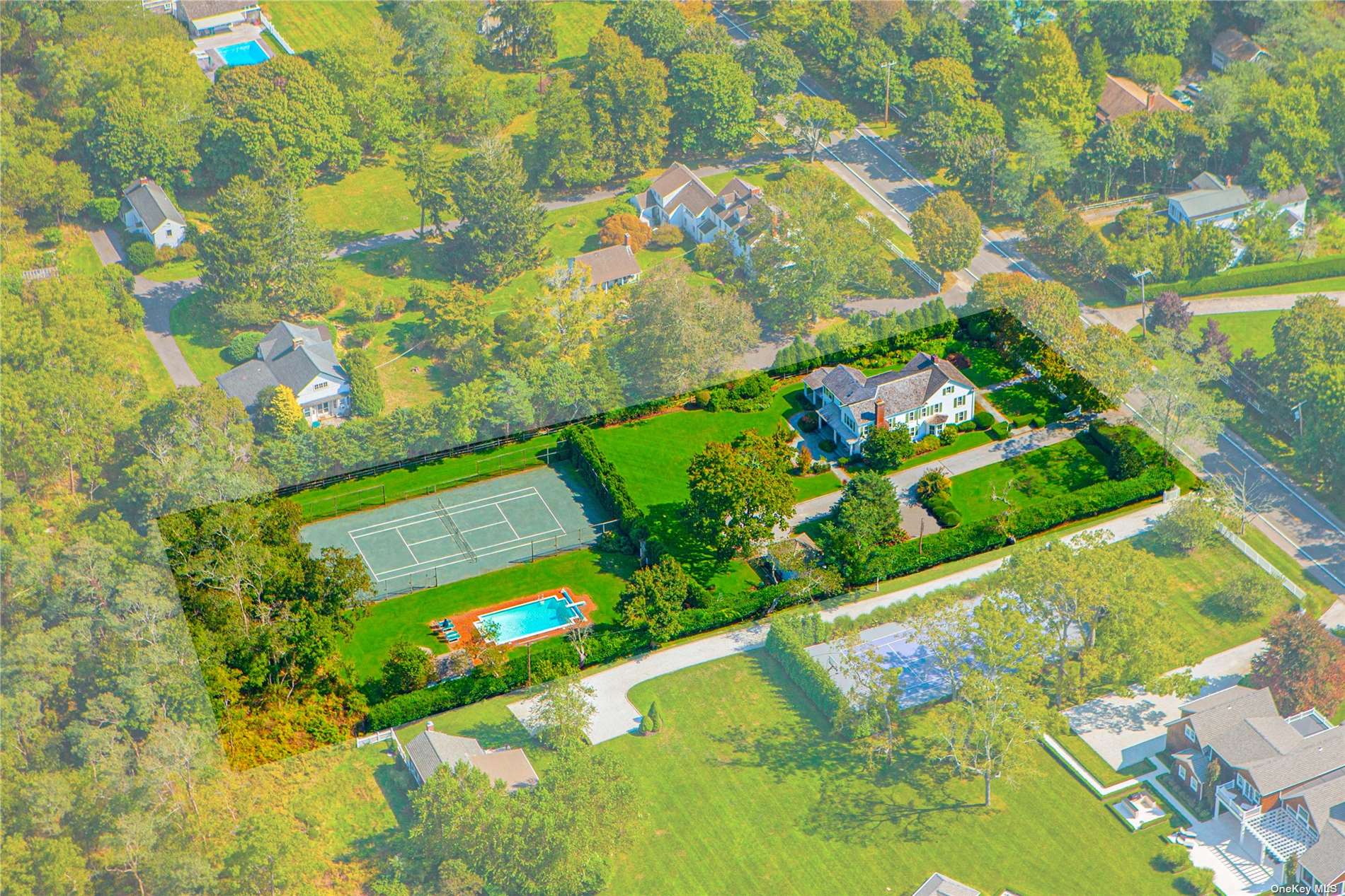 Property for Sale at 118 South Country Road, Remsenburg, Hamptons, NY - Bedrooms: 4 
Bathrooms: 4  - $2,575,000