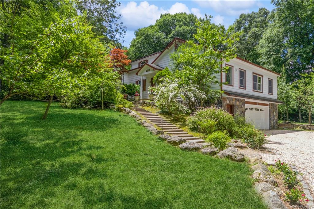 View Goldens Bridge, NY 10526 house