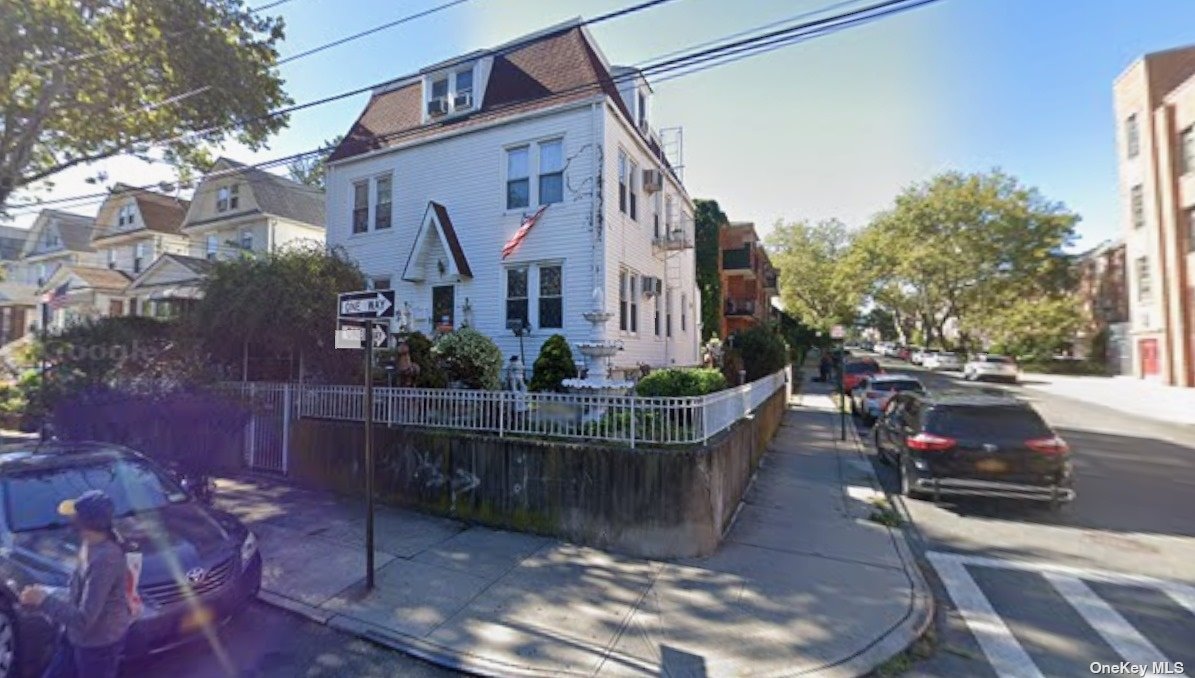 Property for Sale at Seabury Street, Elmhurst, Queens, NY - Bedrooms: 9 
Bathrooms: 6  - $1,800,000