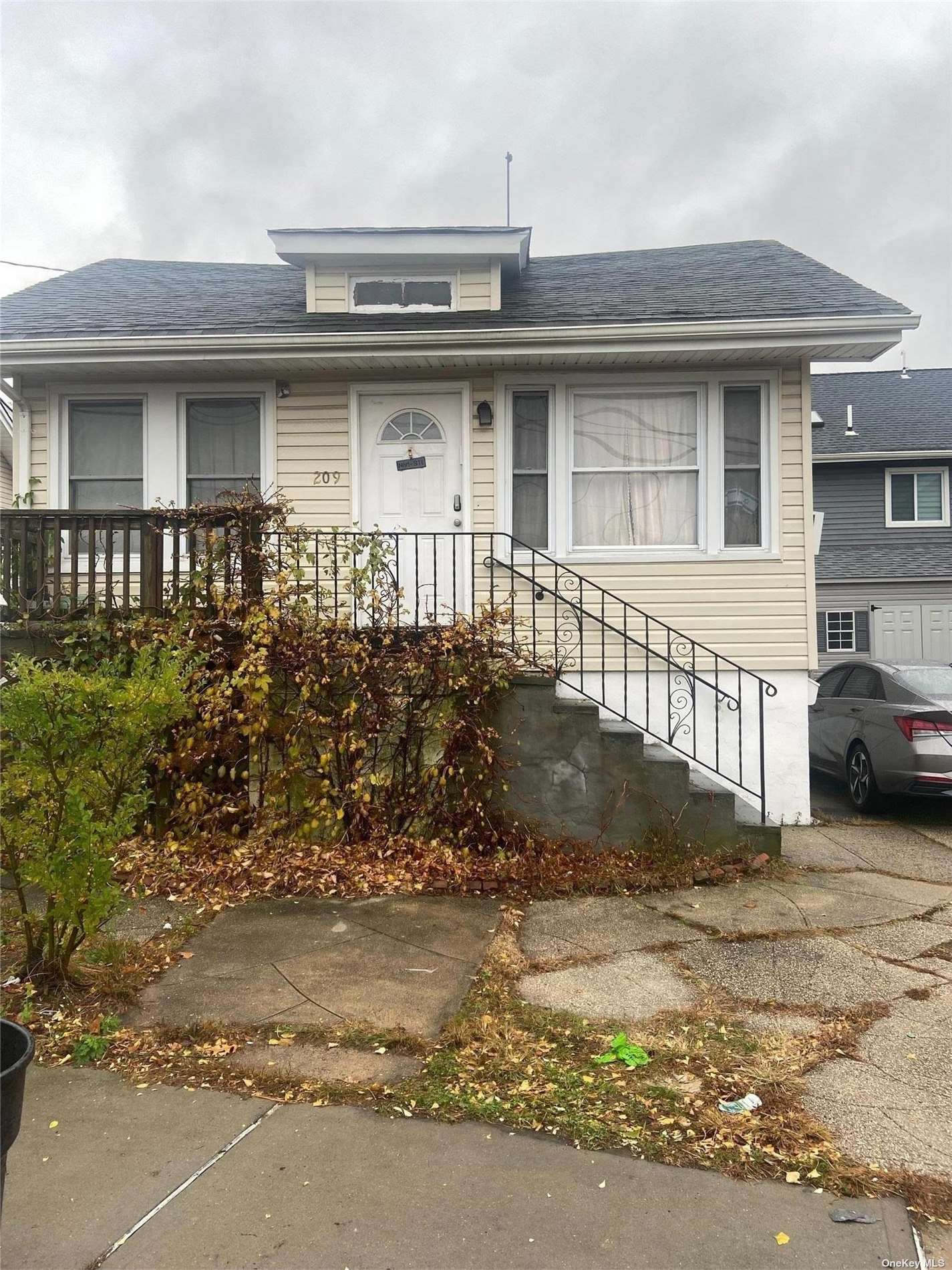 Property for Sale at 209 Seagirt Avenue, Far Rockaway, Queens, NY - Bedrooms: 2 
Bathrooms: 2 
Rooms: 4  - $589,000