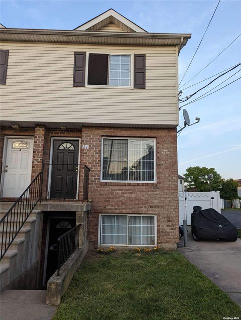 Multi Family in Staten Island NY 21 Mersereau Ave Ave.jpg