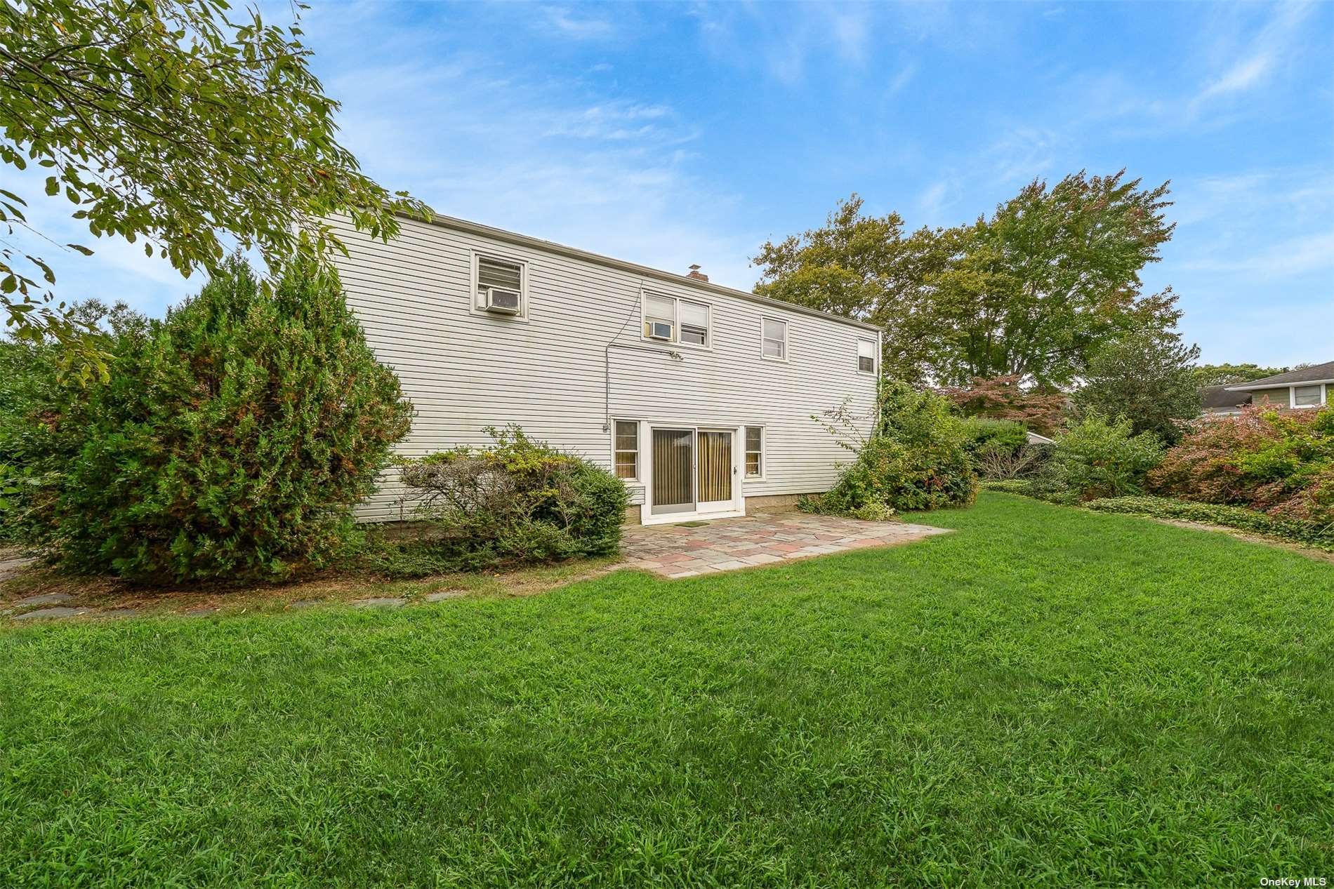 1596 Milburn Court, Wantagh, New York image 5