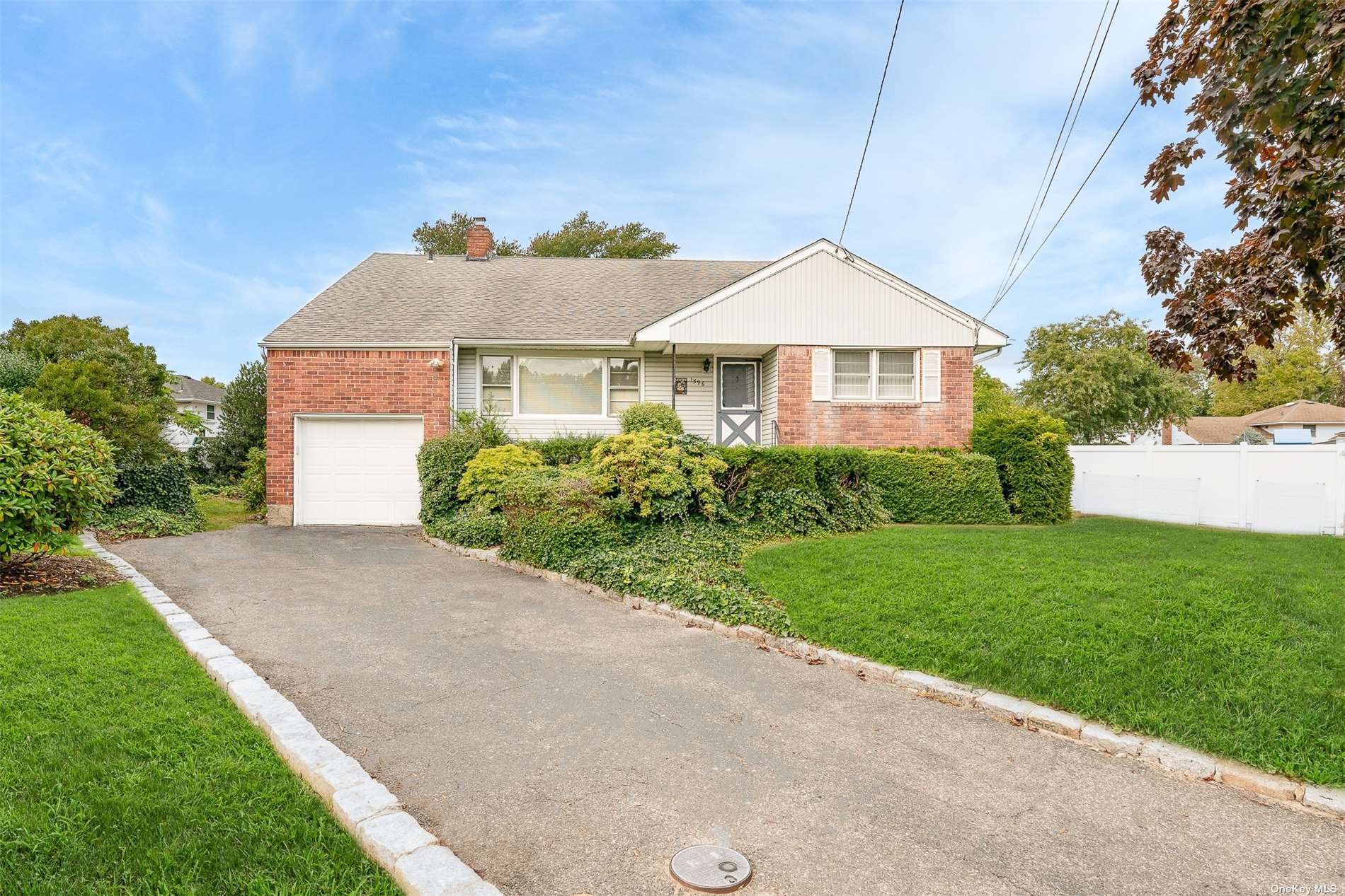 1596 Milburn Court, Wantagh, New York image 1