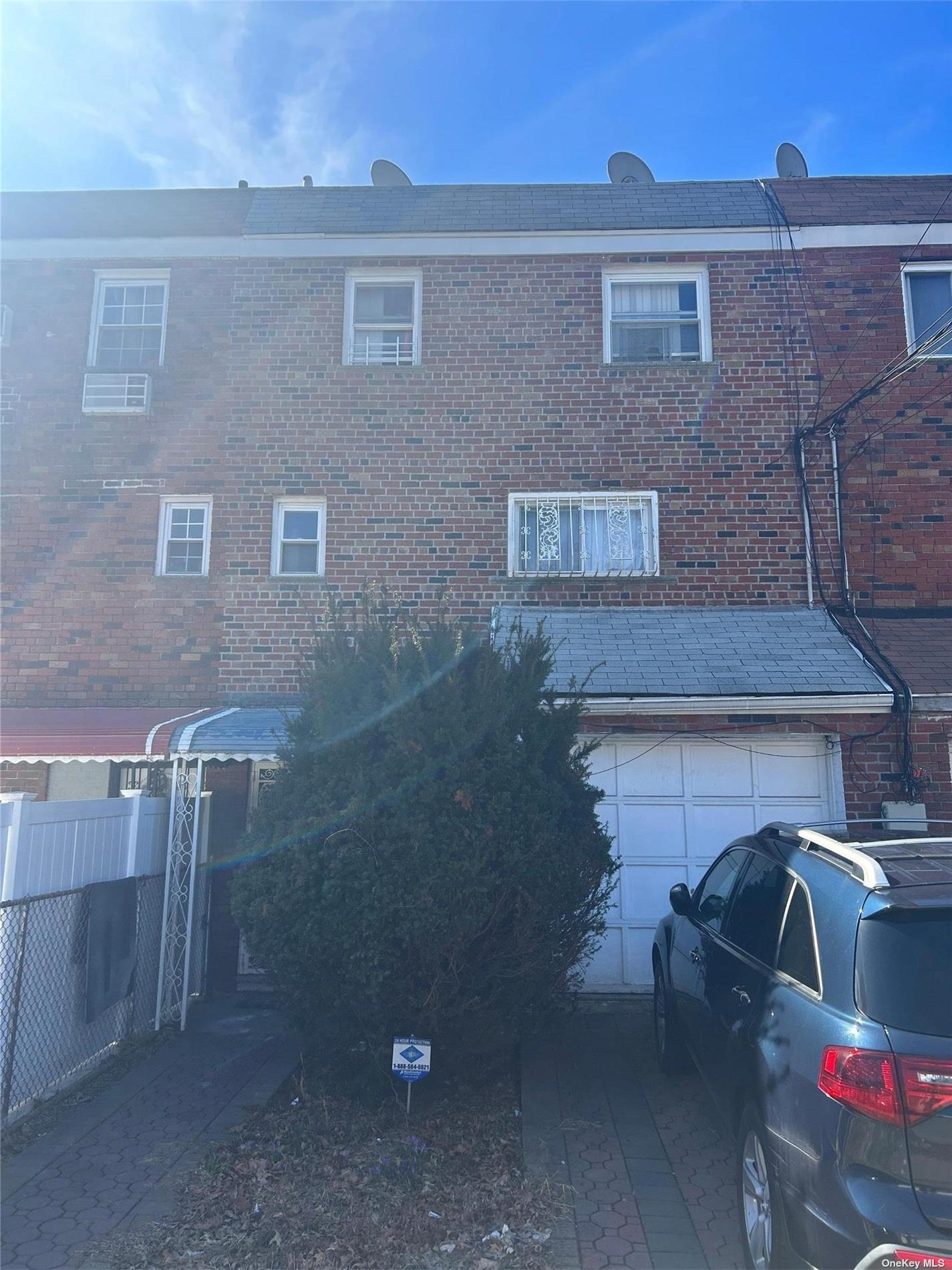 Property for Sale at 3903 Ely Avenue, Bronx, New York - Bedrooms: 4 
Bathrooms: 3 
Rooms: 10  - $599,999