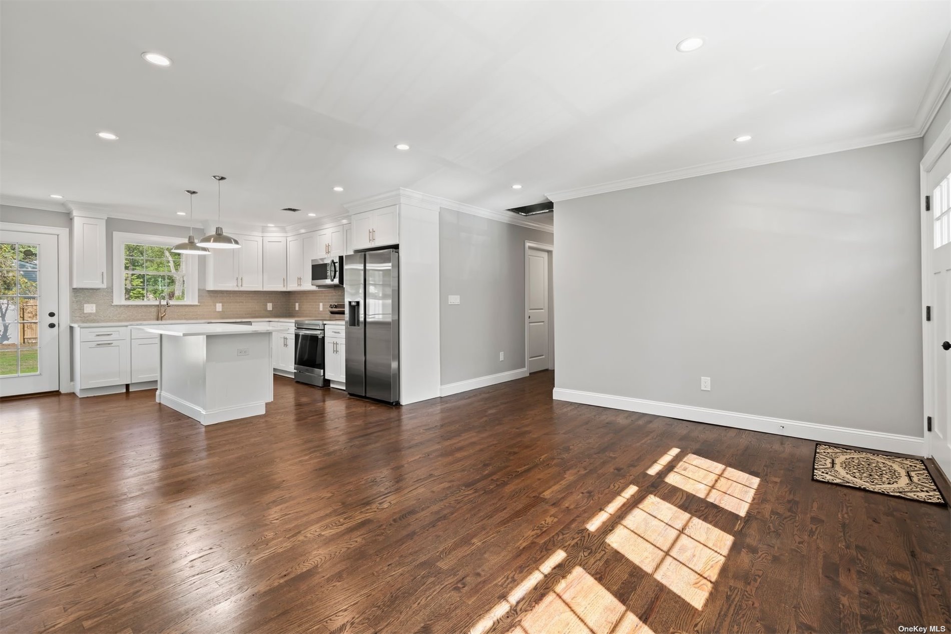 Photo 6 of 23 of 102 Dix Hills Road house