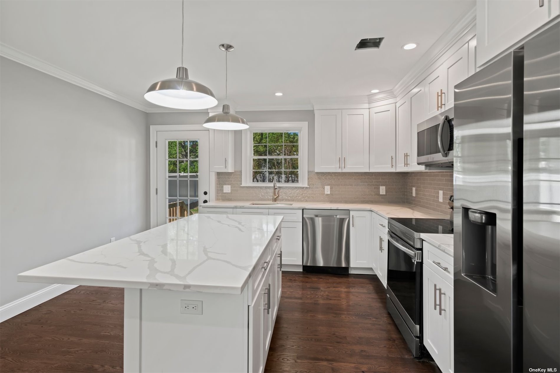 Photo 9 of 23 of 102 Dix Hills Road house