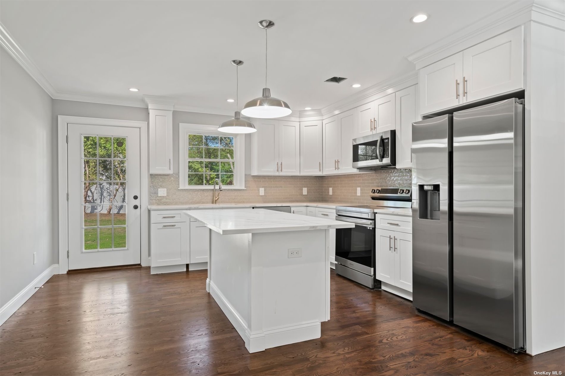 Photo 8 of 23 of 102 Dix Hills Road house