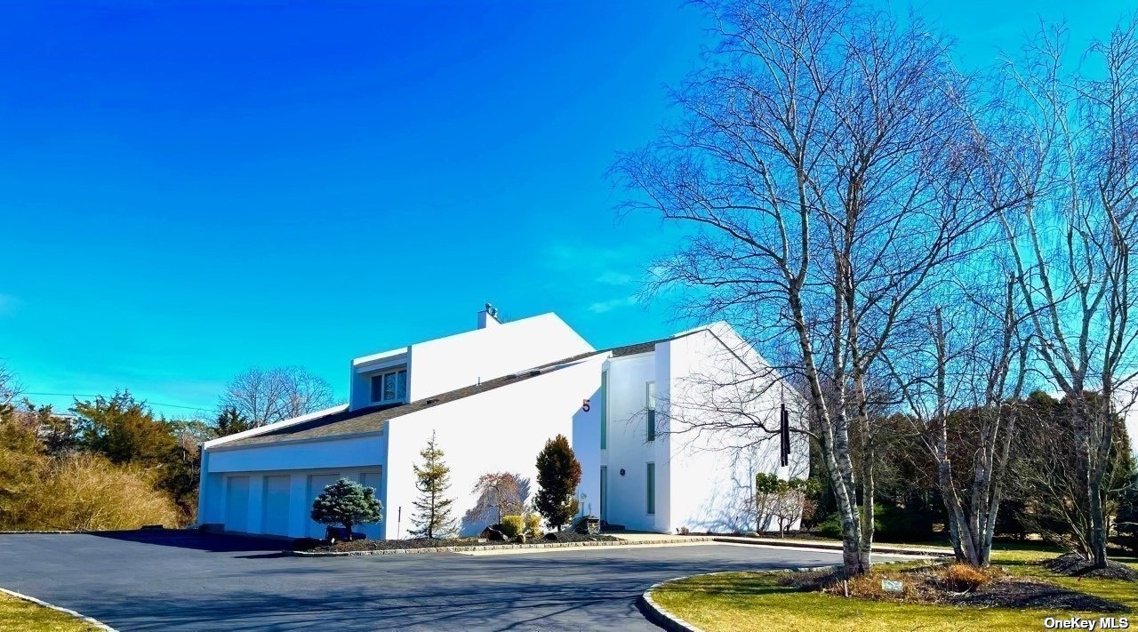 5 Mercedes Court, East Patchogue, New York image 1