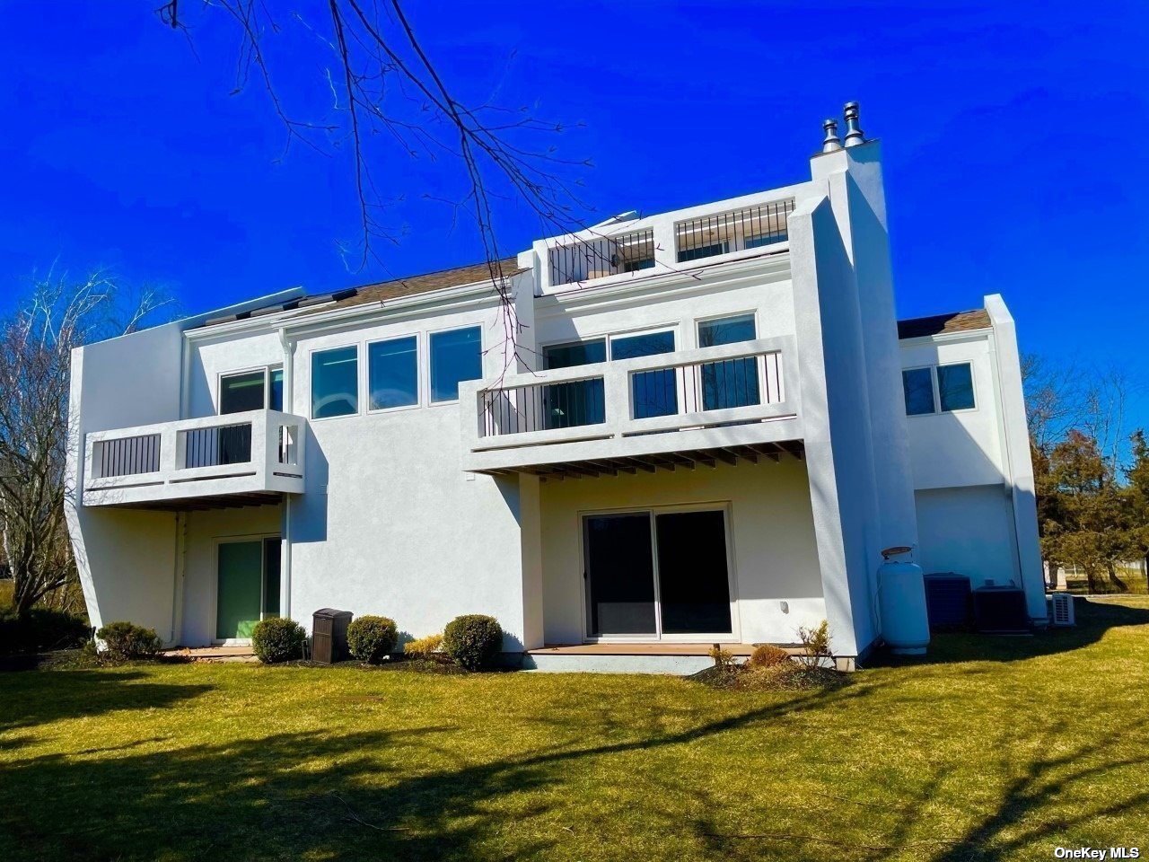 5 Mercedes Court, East Patchogue, New York image 4