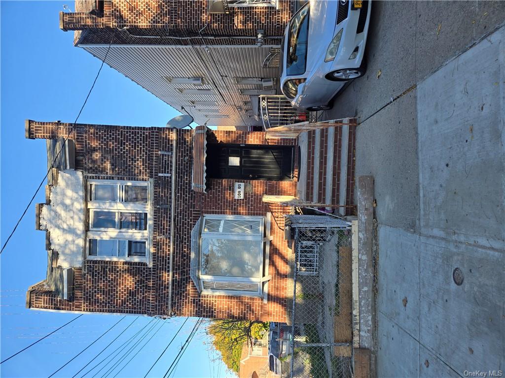 Rental Property at 179 Street 1st Floor, Ozone Park, Queens, NY - Bedrooms: 3 
Bathrooms: 1  - $3,300 MO.