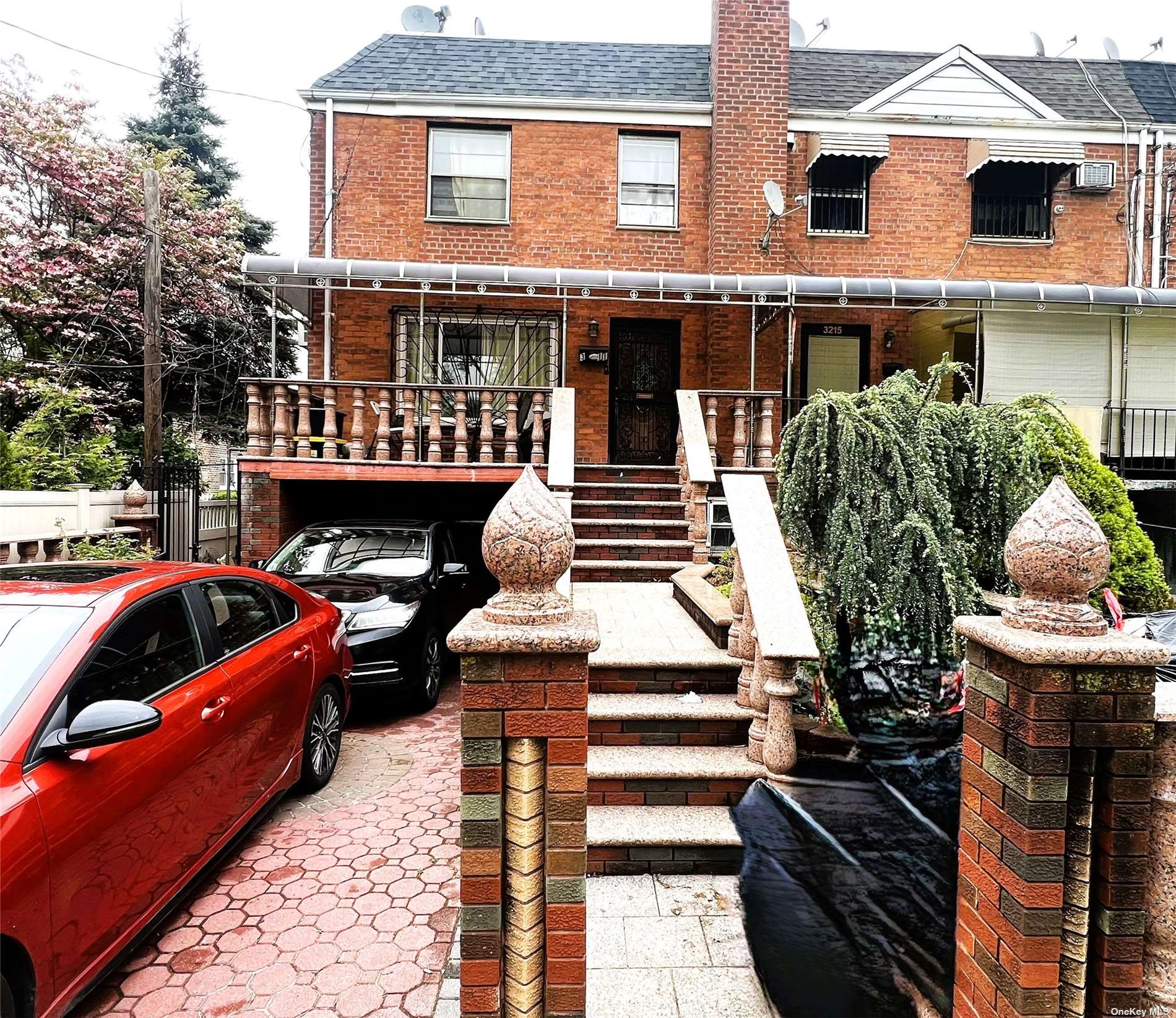 3211 70th Street Duplex, Jackson Heights, Queens, NY - 3 Bedrooms  
2 Bathrooms  
7 Rooms - 